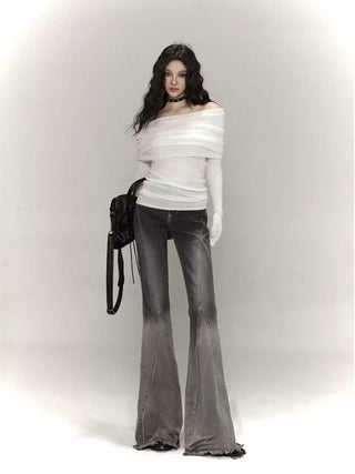 Off-shoulder long-sleeved sweater