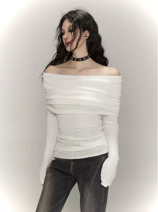 Off-shoulder long-sleeved sweater