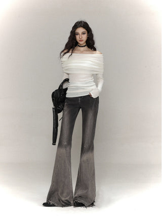 Off-shoulder long-sleeved sweater