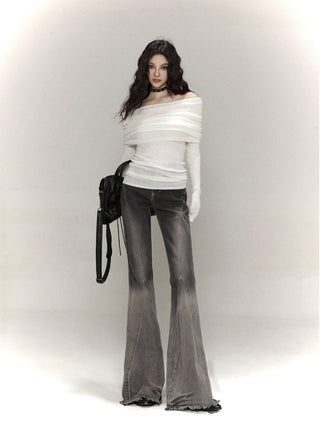 Off-shoulder long-sleeved sweater