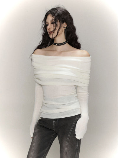 Off-shoulder long-sleeved sweater