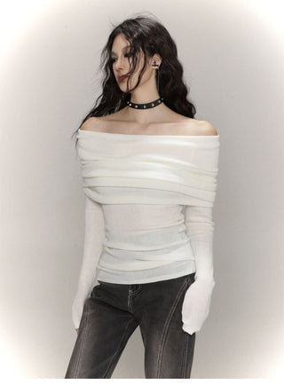 Off-shoulder long-sleeved sweater