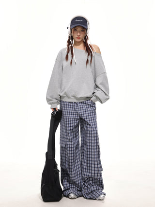 One-shoulder oversize sweatshirt