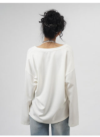 V-neck long-sleeved oversize T-shirt
