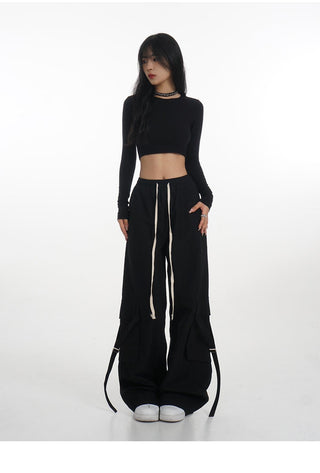 Backless long-sleeved T-shirt with removable chest pad