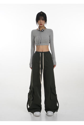 Backless long-sleeved T-shirt with removable chest pad