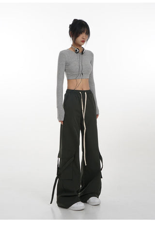 Backless long-sleeved T-shirt with removable chest pad