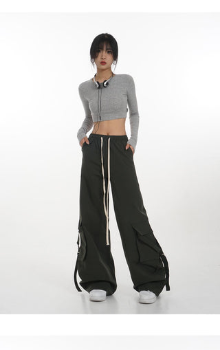 Backless long-sleeved T-shirt with removable chest pad