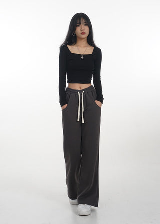 Double layer square collar T-shirt