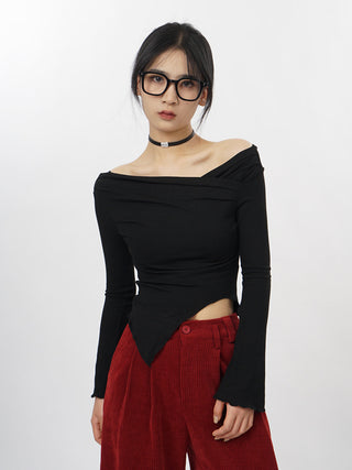One-shoulder black bottoming shirt