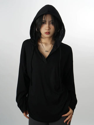 V-neck hooded long-sleeved T-shirt
