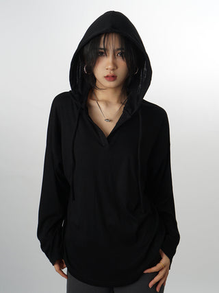 V-neck hooded long-sleeved T-shirt
