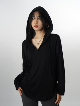 V-neck hooded long-sleeved T-shirt