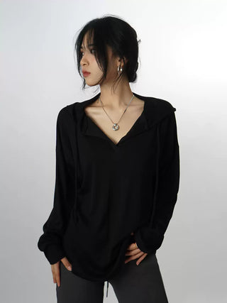 V-neck hooded long-sleeved T-shirt