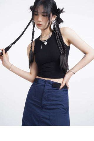 Black hollow backless vest