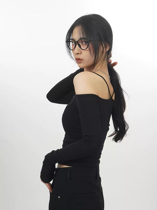 Off-shoulder slim fit pleated long-sleeved top