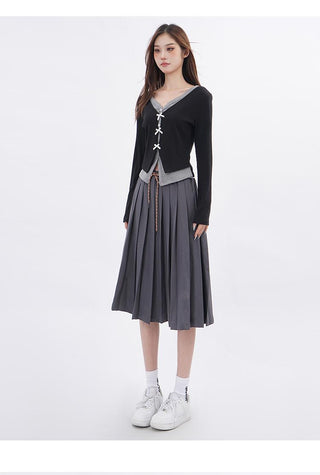 Contrast color V-neck fake two-piece knitted sweater