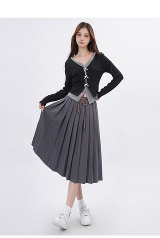 Contrast color V-neck fake two-piece knitted sweater