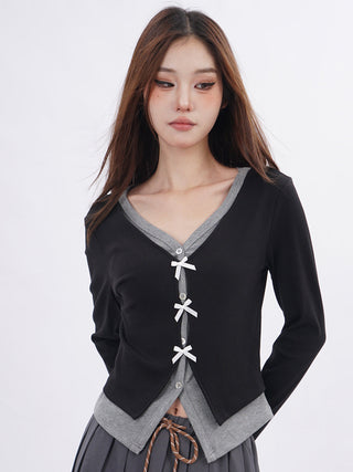 Contrast color V-neck fake two-piece knitted sweater