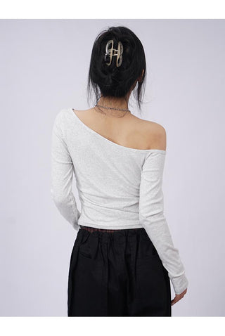 Off-shoulder crop long-sleeved slim top