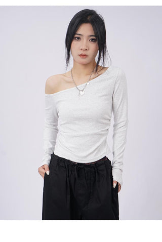 Off-shoulder crop long-sleeved slim top