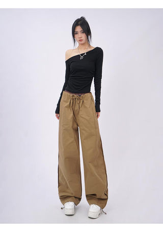 Off-shoulder crop long-sleeved slim top