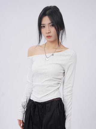 Off-shoulder crop long-sleeved slim top