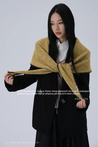 contrast triangle shawl