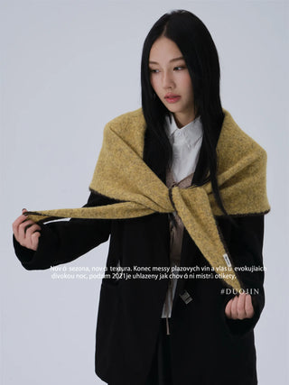 contrast triangle shawl