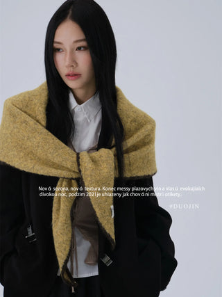 contrast triangle shawl