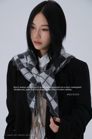 rhombus triangle shawl