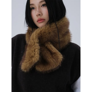 fur cross scarf
