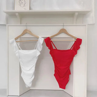 [With built-in cups] Back slit shoulder ruffle monokini