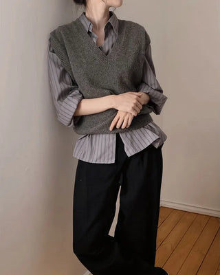 Wide cotton slacks with pleats