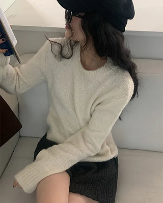 Round-neck long-sleeved knit