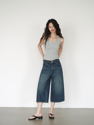 blue cropped pants