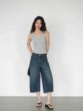 blue cropped pants