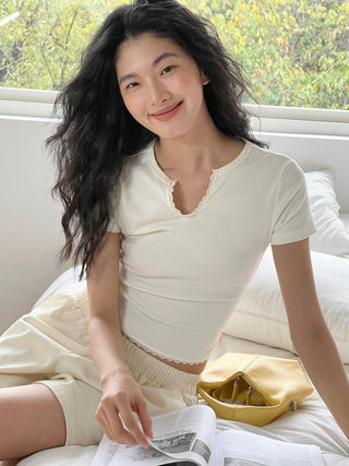 V-neck small top