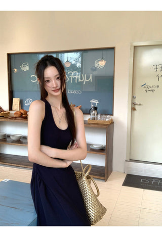 sleeveless French dress