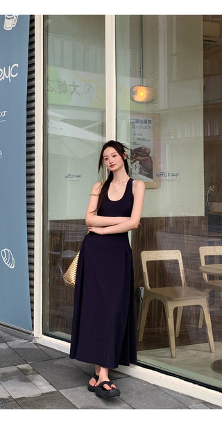 sleeveless French dress