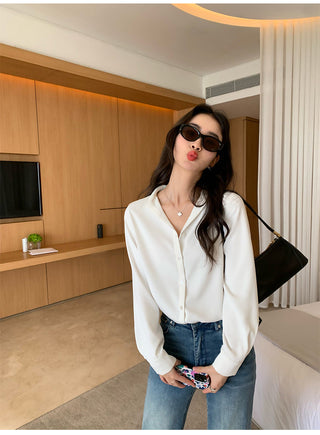V-neck loose shirt