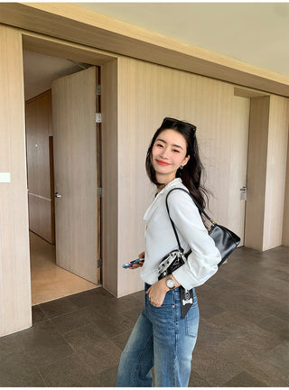 V-neck loose shirt