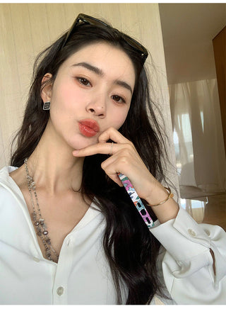 V-neck loose shirt