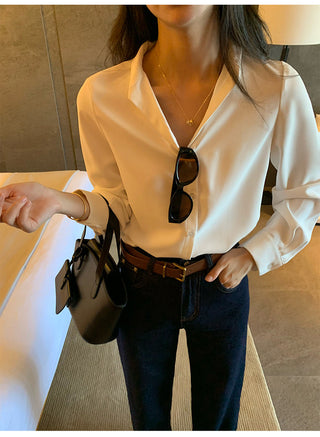 V-neck loose shirt