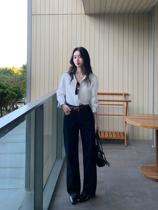 V-neck loose shirt