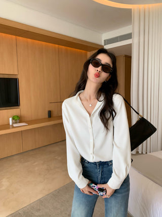 V-neck loose shirt