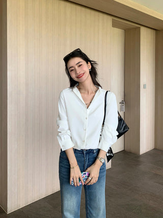 V-neck loose shirt