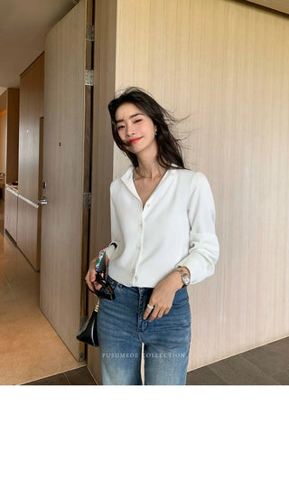 V-neck loose shirt