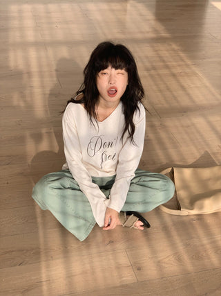 V-neck long sleeve