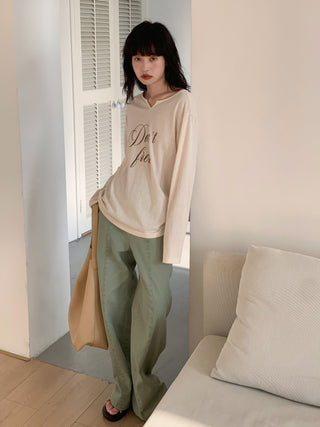 V-neck long sleeve